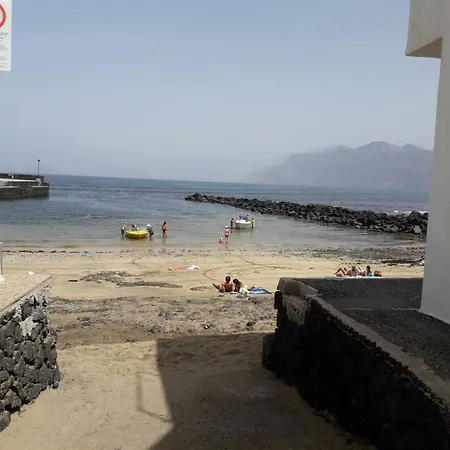Caleta De Famara Primera Linea De Playa Appartement