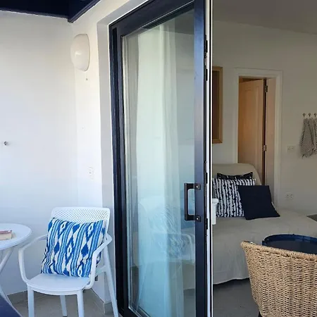 Apartment Famara - Beachfront, Huge Window & Ocean Views! Teguise (Lanzarote)
