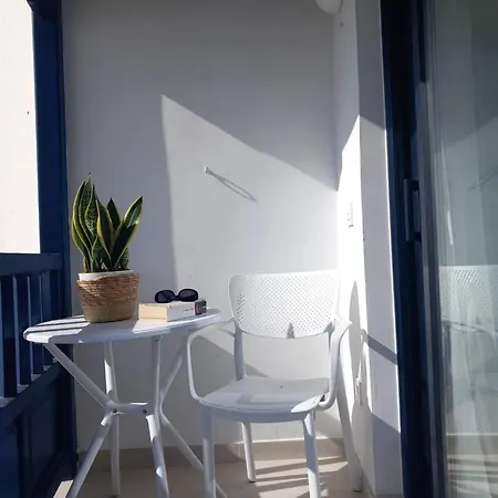 Famara - Beachfront, Huge Window & Ocean Views! * Teguise (Lanzarote)