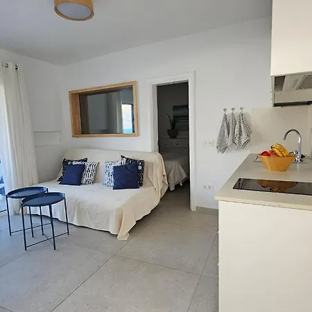 Famara - Beachfront, Huge Window & Ocean Views! Teguise (Lanzarote)