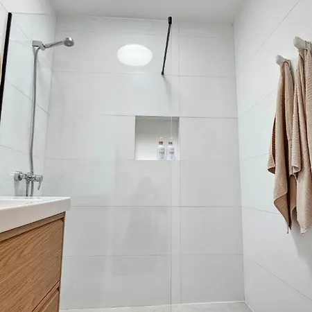 Famara - Beachfront, Huge Window & Ocean Views! * Teguise (Lanzarote)
