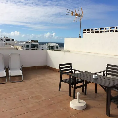 Apartment Famara - Beachfront, Huge Window & Ocean Views! *